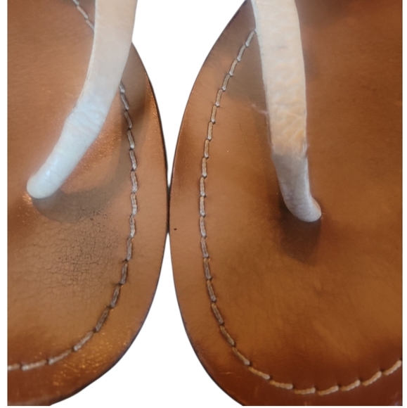 Tory Burch Women's Moore 2 Off White Tumbled Leather Thong Sandals Sz 10 - Picture 9 of 10